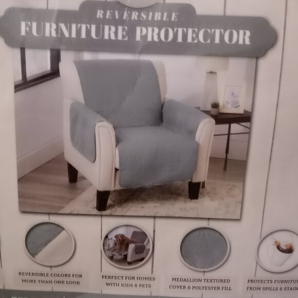 New. 'Camille Collection' Reversible Armchair Protector Scalloped edge - Picture 1 of 8